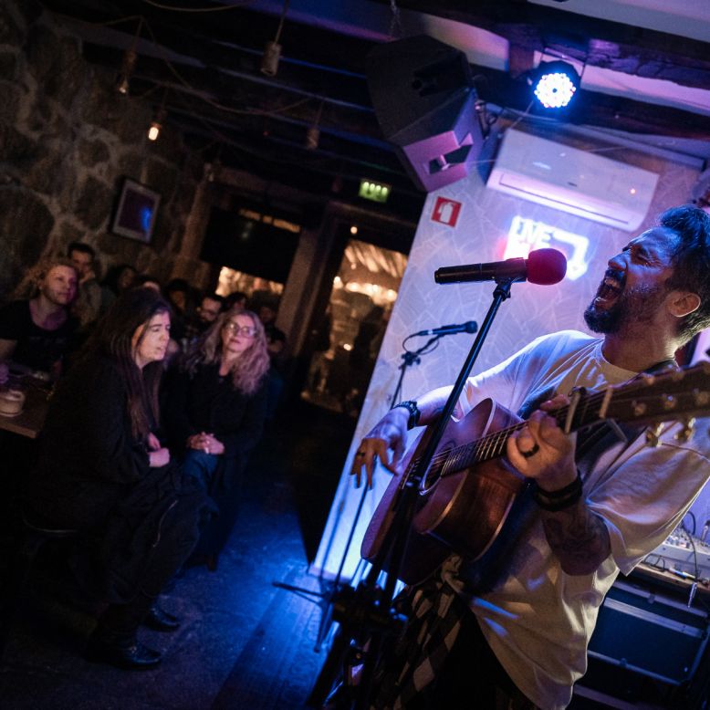 Castle Rock Pub & Hotel