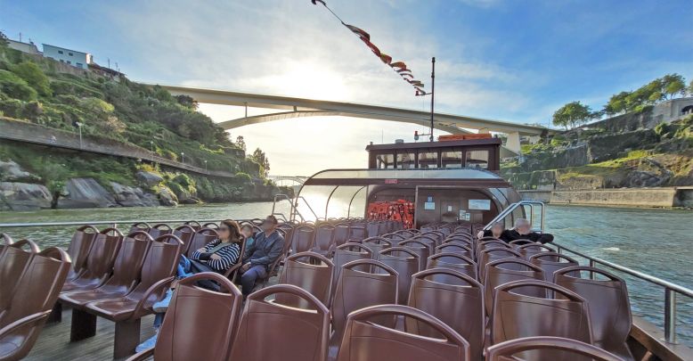 Take a Rabelo boat trip in Porto