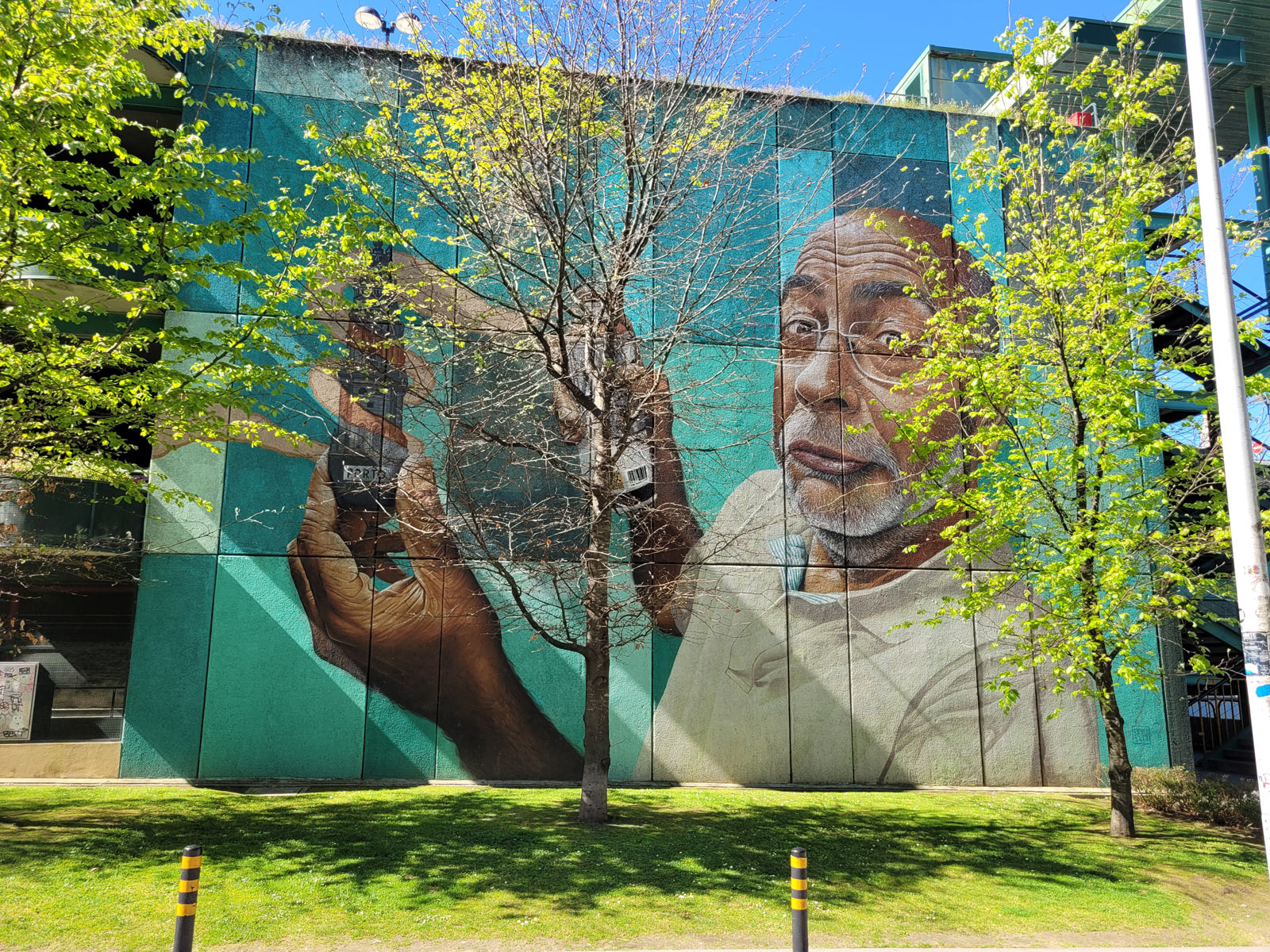 Bonfim Neighborhood Street Art Tour