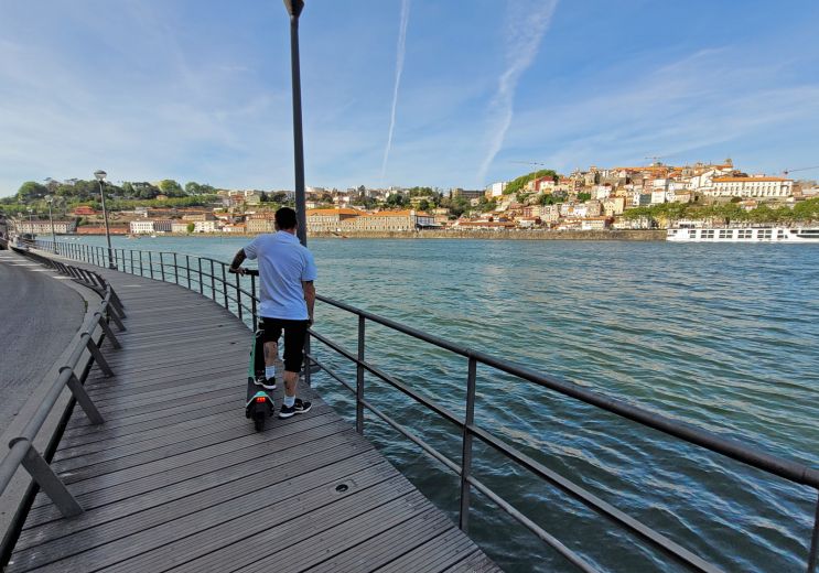 Visit Porto by electric scooter