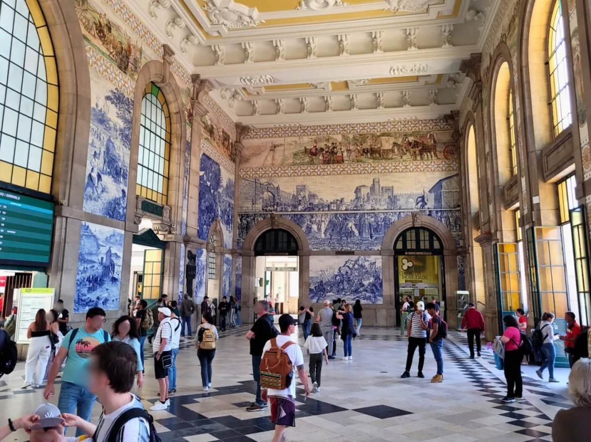 São Bento station