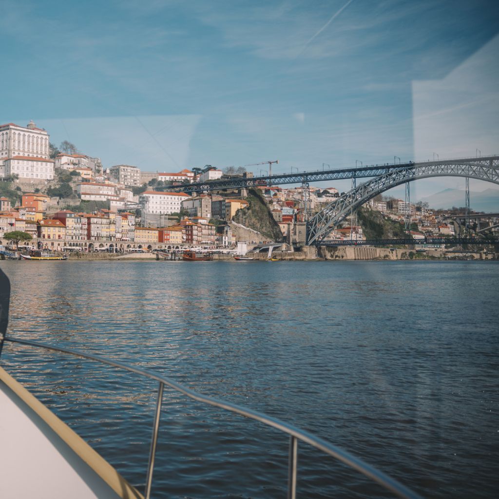 Douro River Ferry - Traversez le fleuve avec une vue imprenable sur le Douro et le Pont Luis I