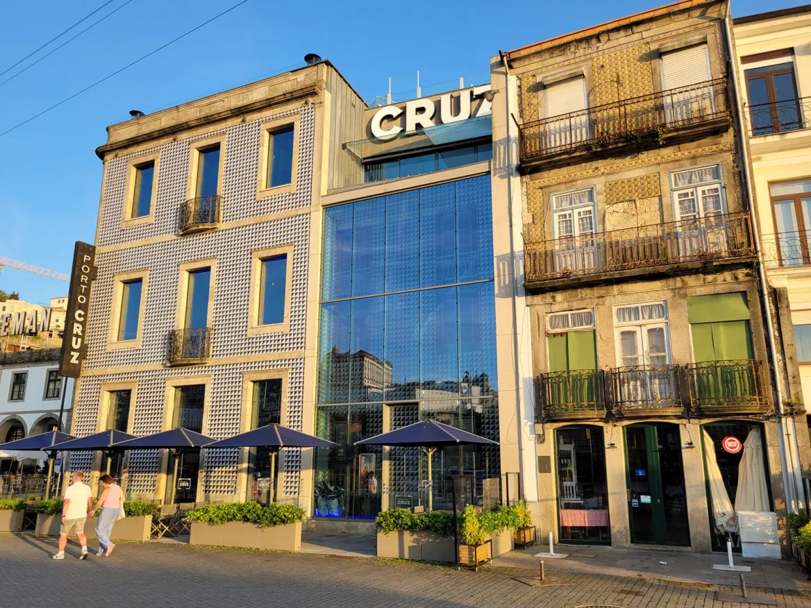 Visit Porto Cruz