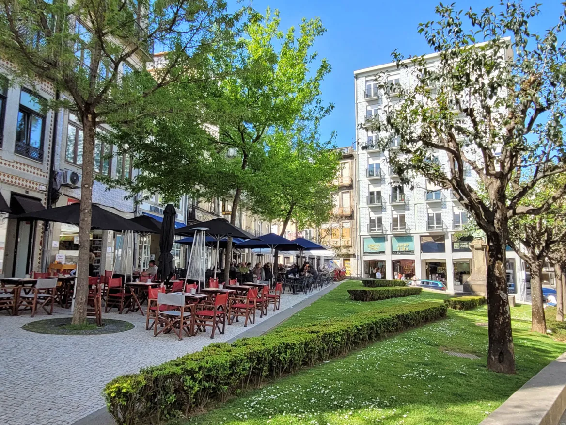 Guilherme Gomes Fernandes Square