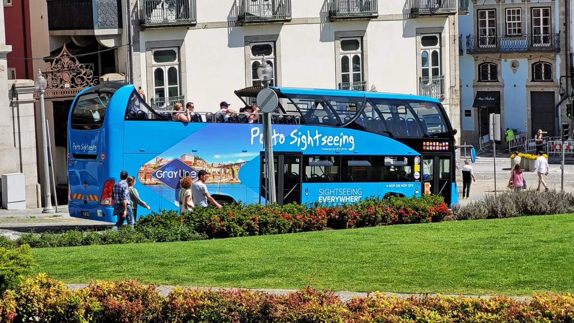 Porto tourist bus ride