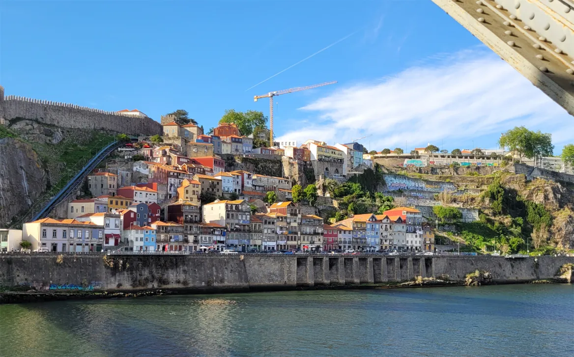 Walk near the walls of Porto