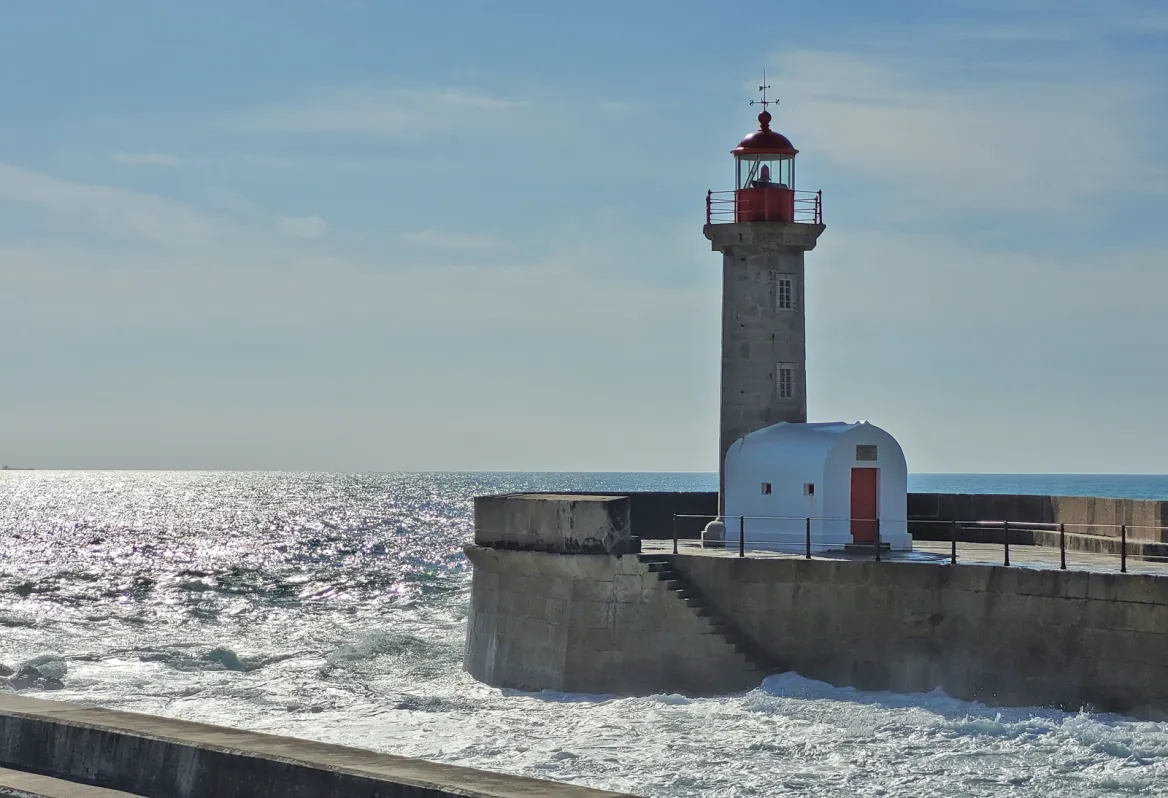 Walk on the Foz pier