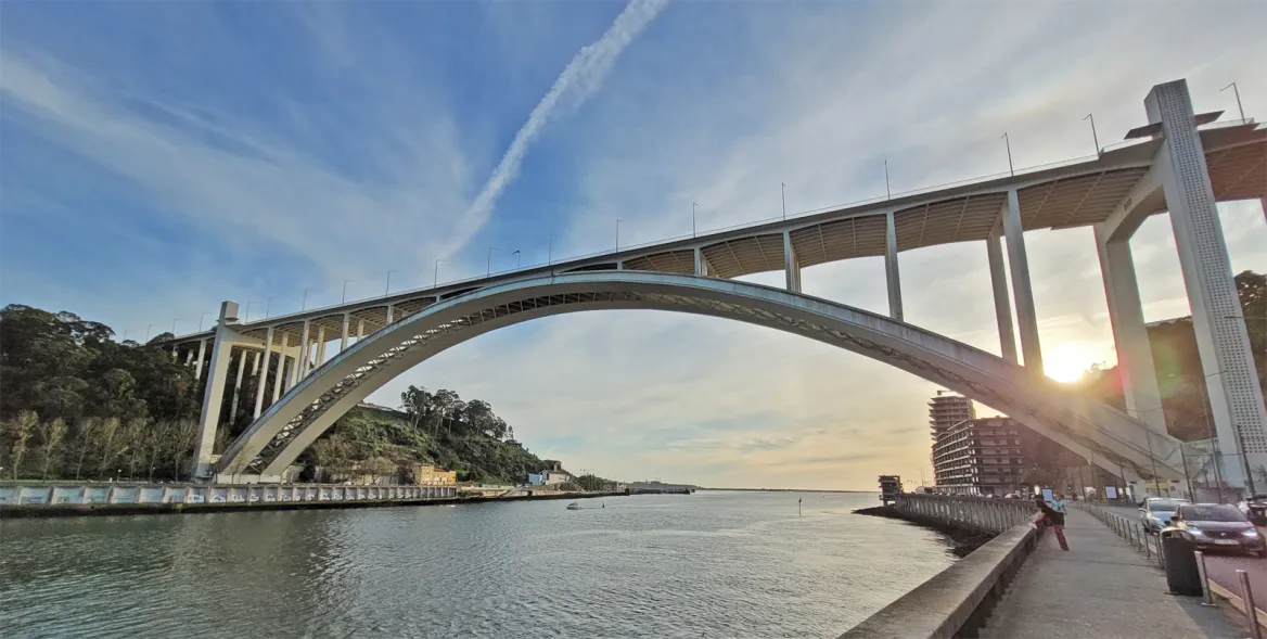 The Arrabida Bridge