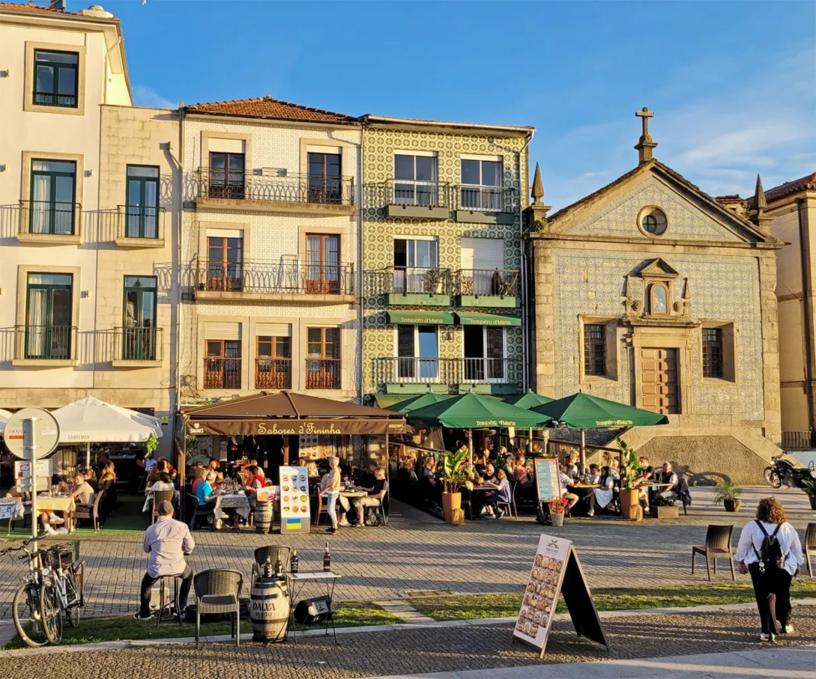 Les quais de Gaia et ses restaurants
