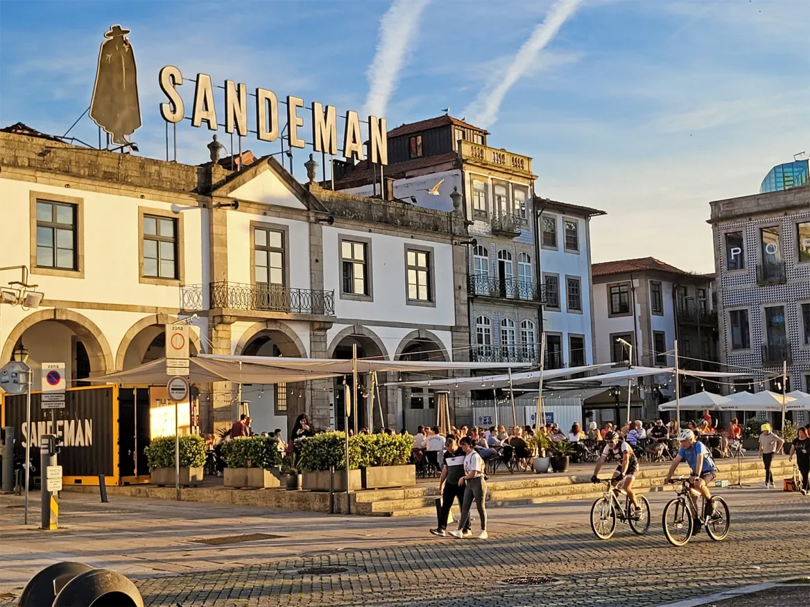 Les quais de Gaia et ses restaurants